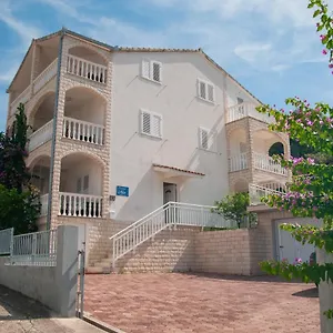 Mia , Trogir Chorwacja